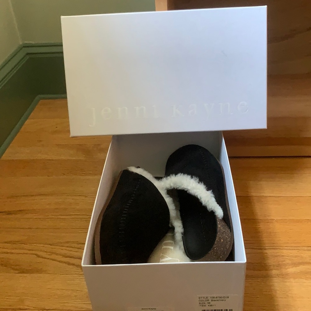 NWT!Jenni Kayne Slippers